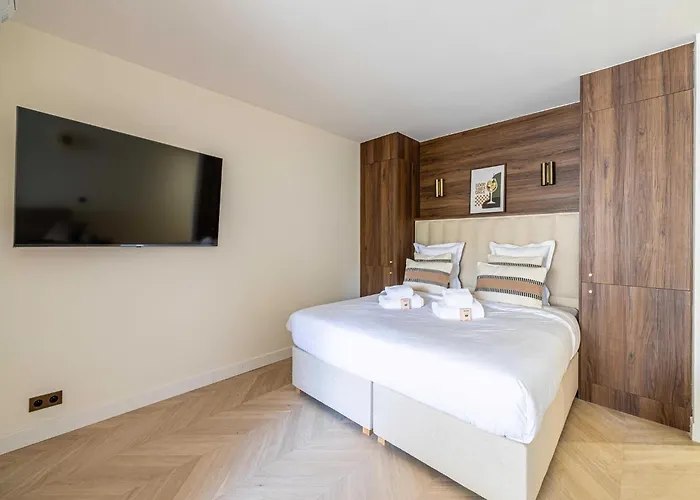 Elegant - Ac-4p - Apartment